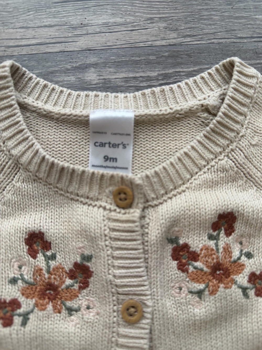 Carter’s infant cream sweater with floral embroidery 9M - Picture 2 of 4